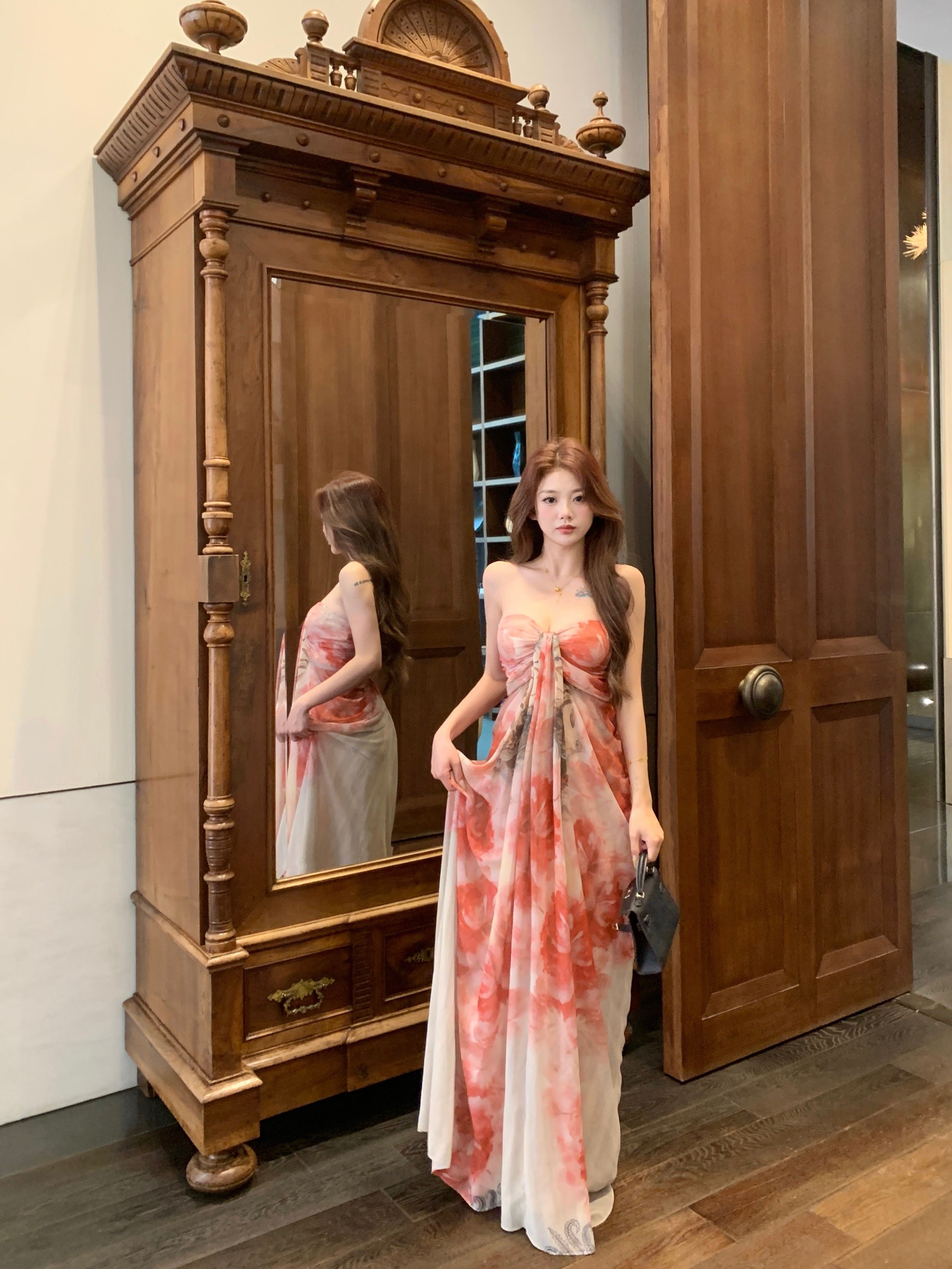 纯欲高级感扎染抹胸连衣裙女夏季气质一字肩雪纺裙子海边度假长裙