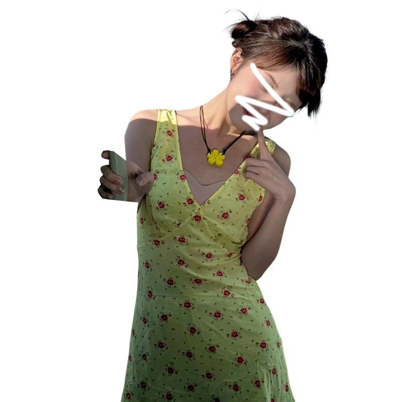 2025新款黄色无袖v领碎花连衣裙子女夏季法式小个子辣妹系带