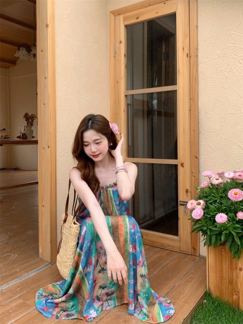 吊带连衣裙2025夏季新款复古风碎花度假气质无袖小个子长裙子