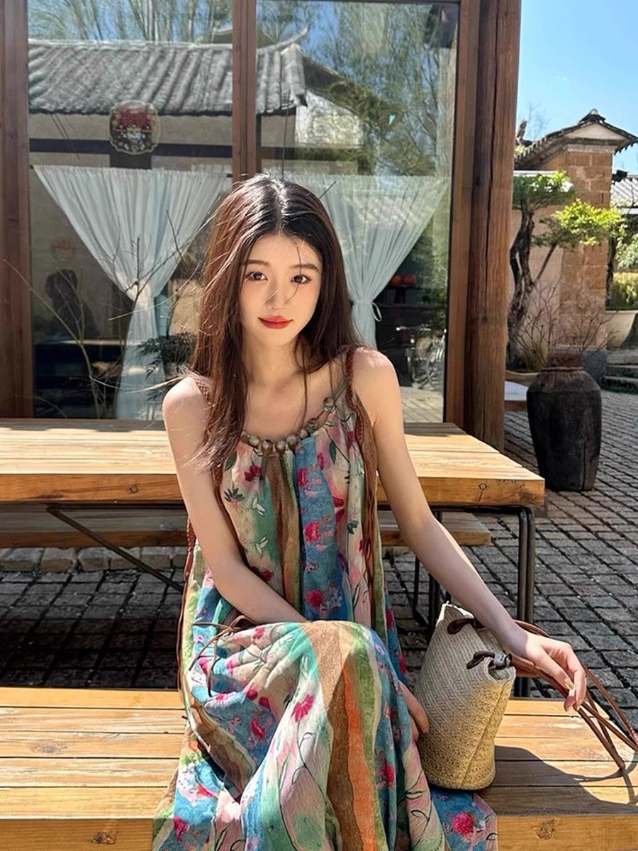 吊带连衣裙2025夏季新款复古风碎花度假气质无袖小个子长裙子
