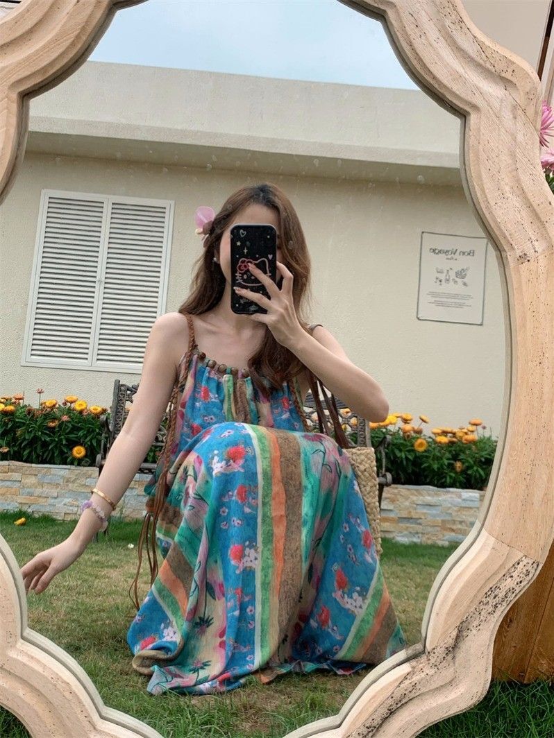 吊带连衣裙2025夏季新款复古风碎花度假气质无袖小个子长裙子