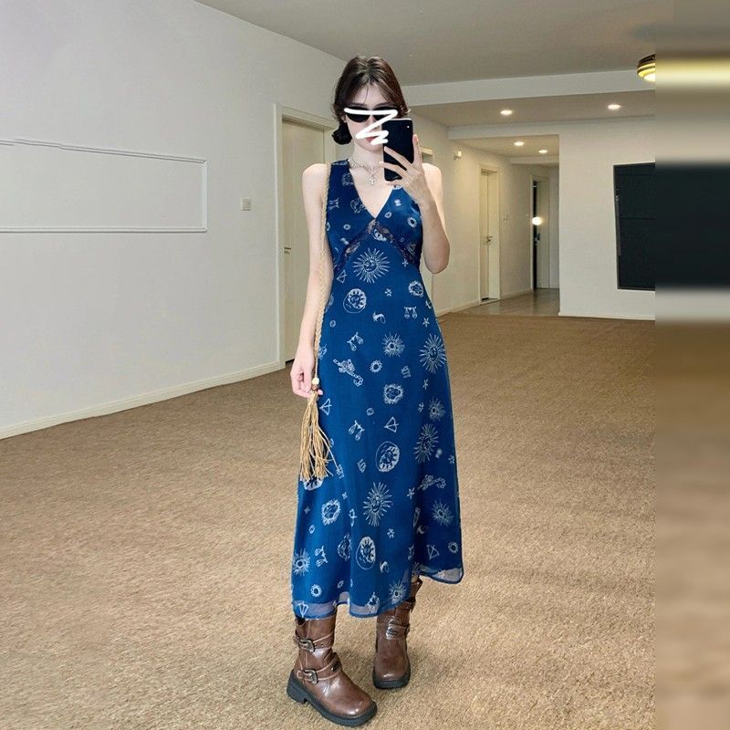 法式蓝色碎花吊带背心连衣裙子女夏季2025新款海边度假风绝美