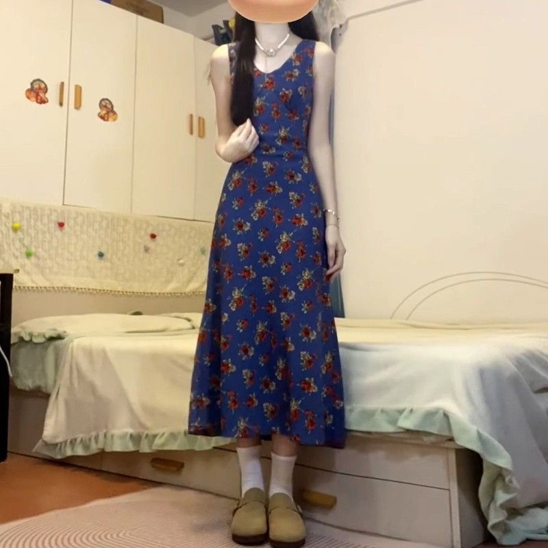 法式复古v领碎花无袖背心连衣裙女夏季新款高级感收腰显瘦长裙子 法式复古v领碎花无袖背心连衣裙女夏季新款高级感收腰显瘦长裙子