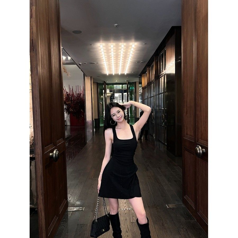 蕾丝拼接露背吊带连衣裙女夏季黑色修身裙子纯欲收腰显瘦a字短裙