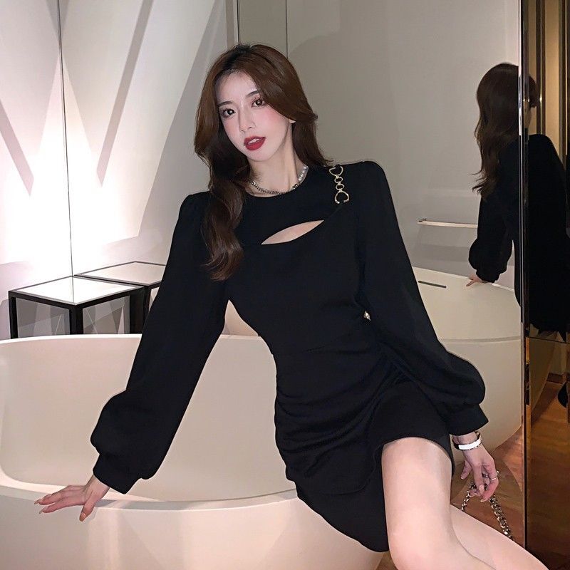 秋装小众惊艳裙子高级感别致小个子收腰显瘦超辣的心机镂空连衣裙