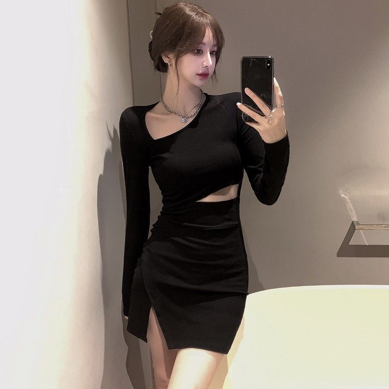 辣妹秋装2024年新款女斜领长袖连衣裙镂空设计感露腰性感打底