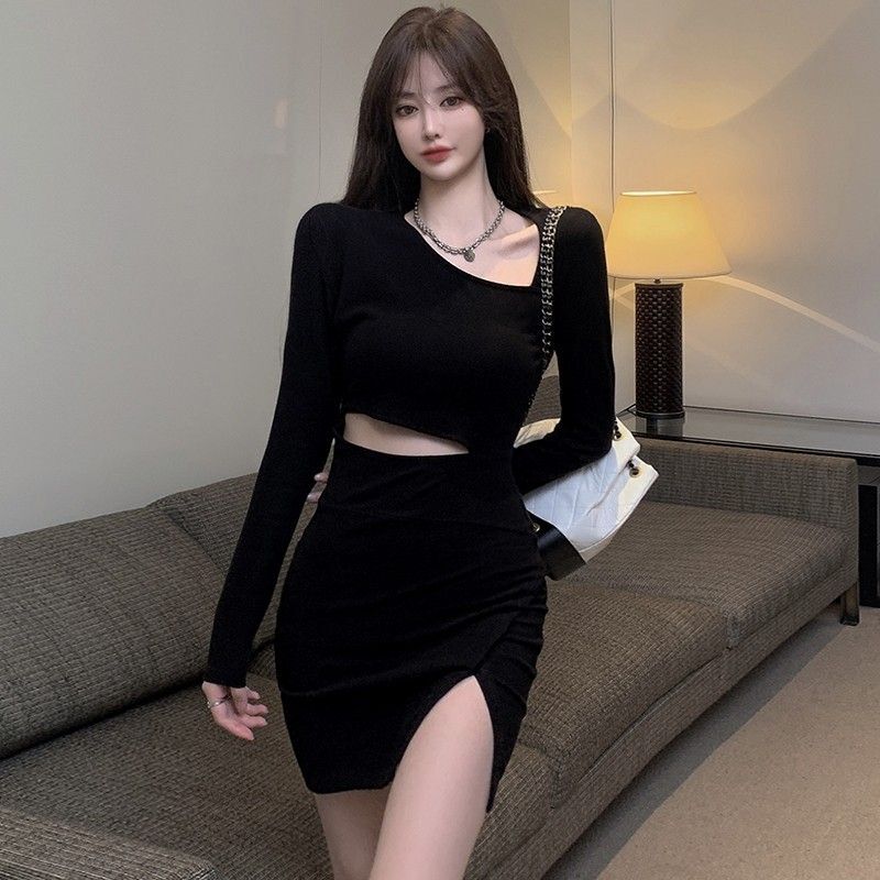 辣妹秋装2024年新款女斜领长袖连衣裙镂空设计感露腰性感打底