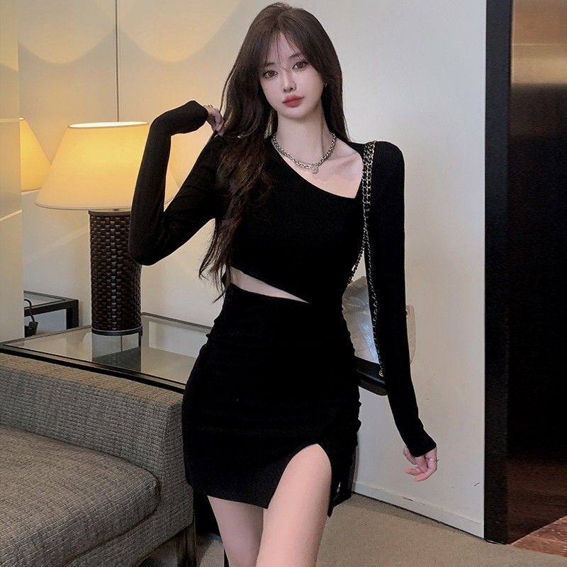 辣妹秋装2024年新款女斜领长袖连衣裙镂空设计感露腰性感打底