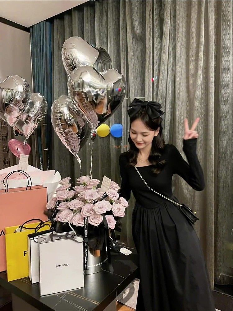 法式气质方领长袖连衣裙女秋冬季赫本风百搭显瘦针织拼接打底长裙