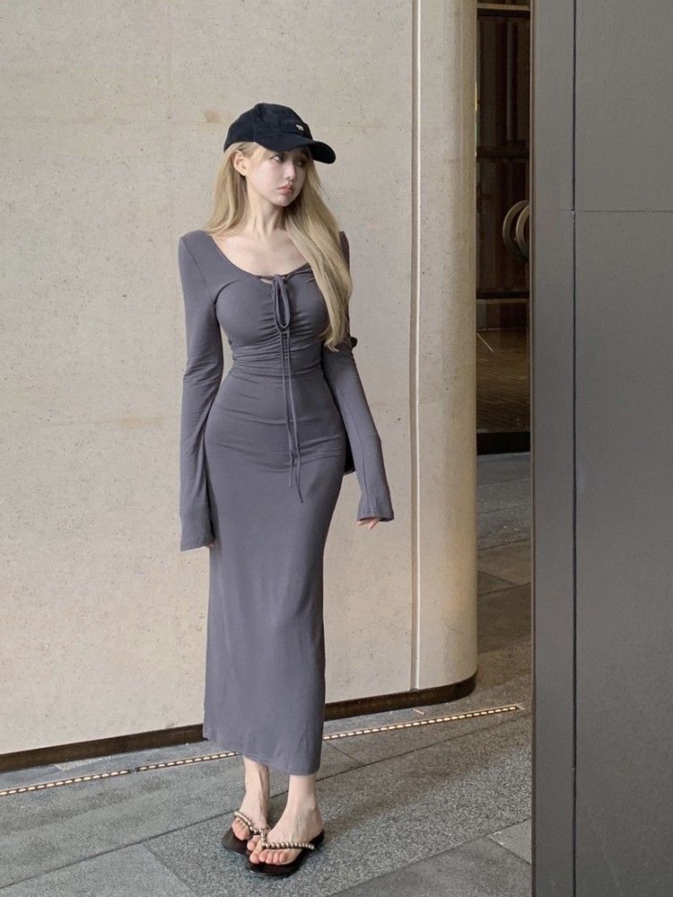 系带v领连衣裙女秋季纯欲辣妹性感包臀后妈长裙修身打底内搭裙子