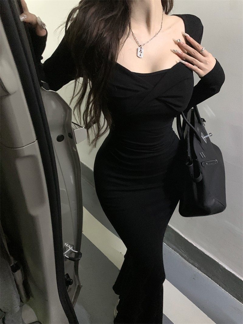 灰色长袖方领针织连衣裙女秋季纯欲辣妹裙子性感收腰包臀鱼尾长裙