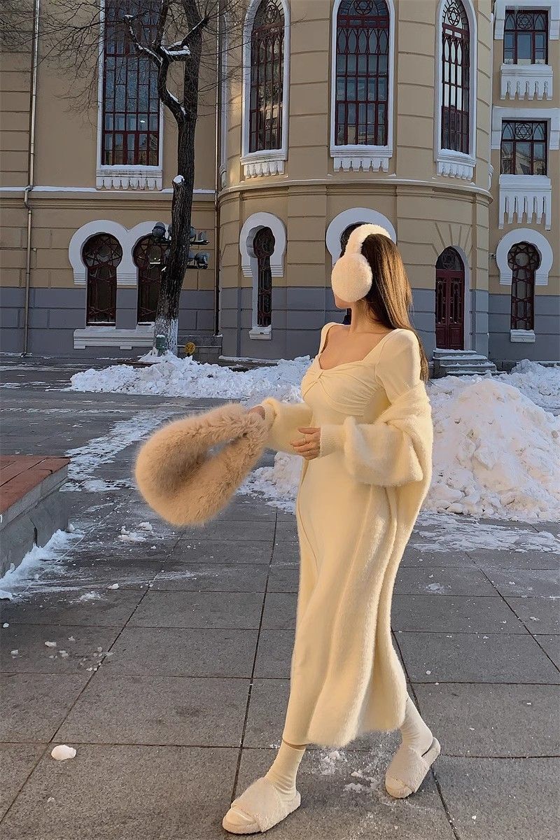 咖色蝴蝶结方领连衣裙女秋冬季长袖内搭裙子修身收腰中长款包臀裙