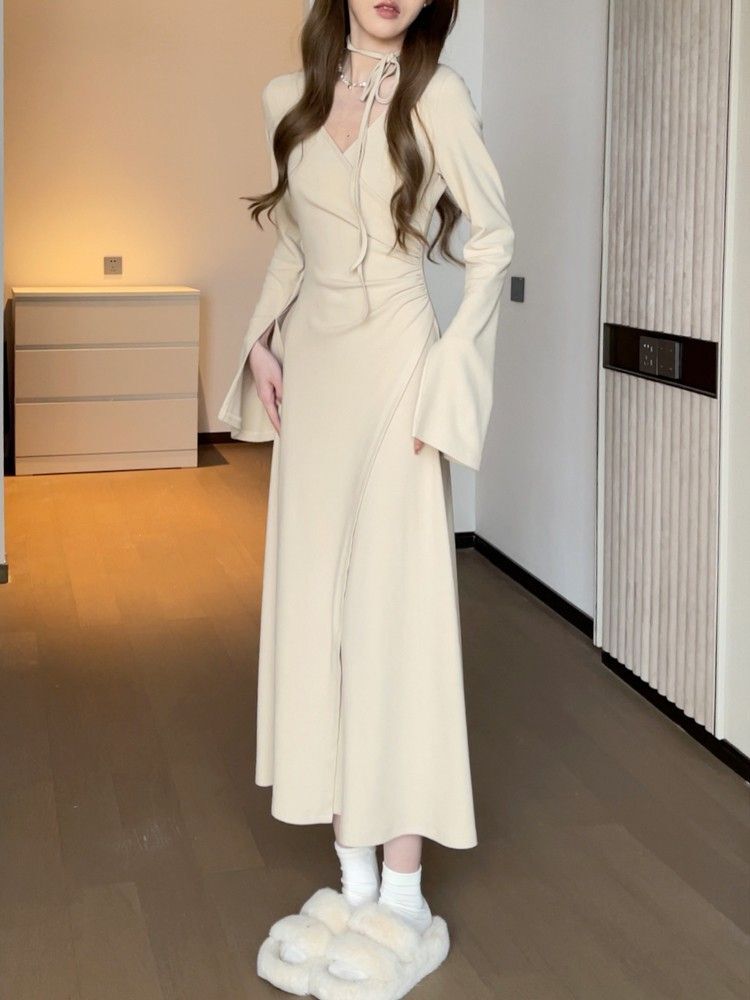 温柔性感V领针织连衣裙女秋冬新款气质修身显瘦收腰包臀绑带长裙 温柔性感V领针织连衣裙女秋冬新款气质修身显瘦收腰包臀绑带长裙