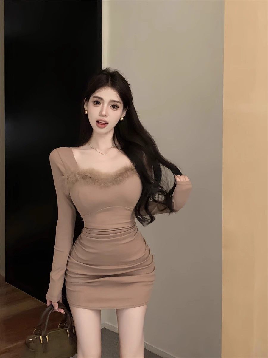 美拉德毛毛方领连衣裙女秋冬纯欲性感包臀小妈裙短裙打底内搭裙子 美拉德毛毛方领连衣裙女秋冬纯欲性感包臀小妈裙短裙打底内搭裙子