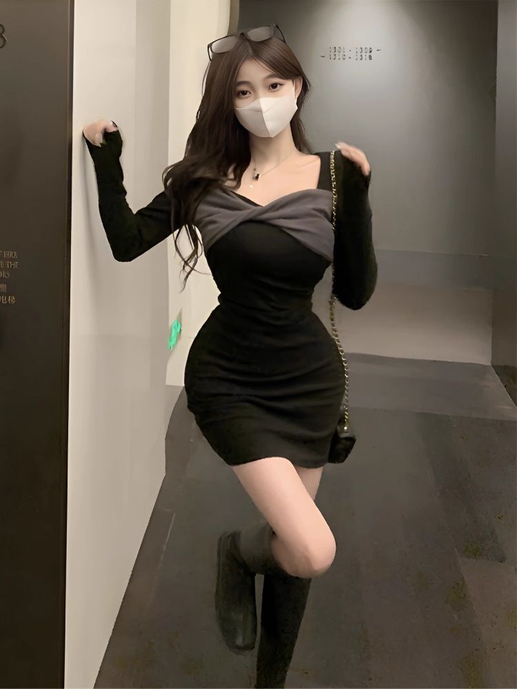 性感甜辣扭结针织长袖连衣裙女秋冬韩系内搭高级感收腰打底包臂裙