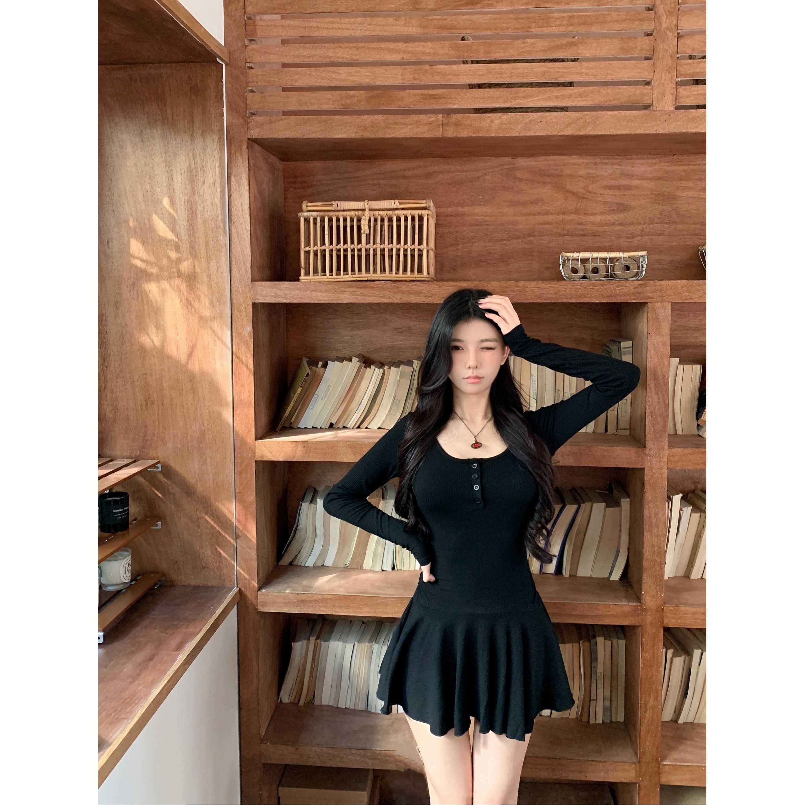 纯欲芭蕾风U领长袖连衣裙女秋季2024新款气质修身显瘦百褶A