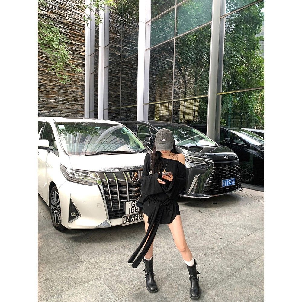 不规则黑色露肩长袖T恤连衣裙子女早秋季设计感辣妹显瘦绑带短裙