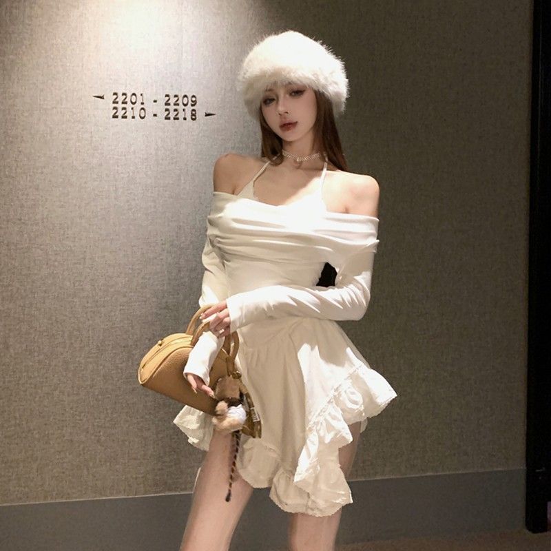 纯欲辣妹一字肩挂脖吊带长袖连衣裙女春秋季性感露背收腰不规则裙