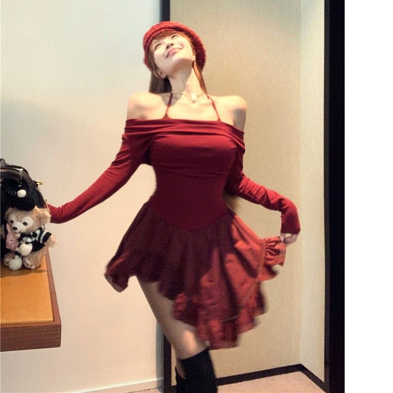 纯欲辣妹一字肩挂脖吊带长袖连衣裙女春秋季性感露背收腰不规则裙