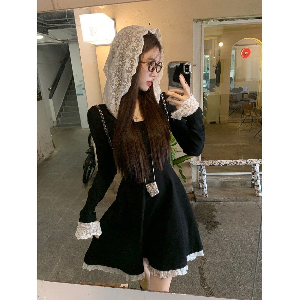 蕾丝拼接连帽针织连衣裙女秋季收腰裙子设计感甜辣风长袖a字短裙
