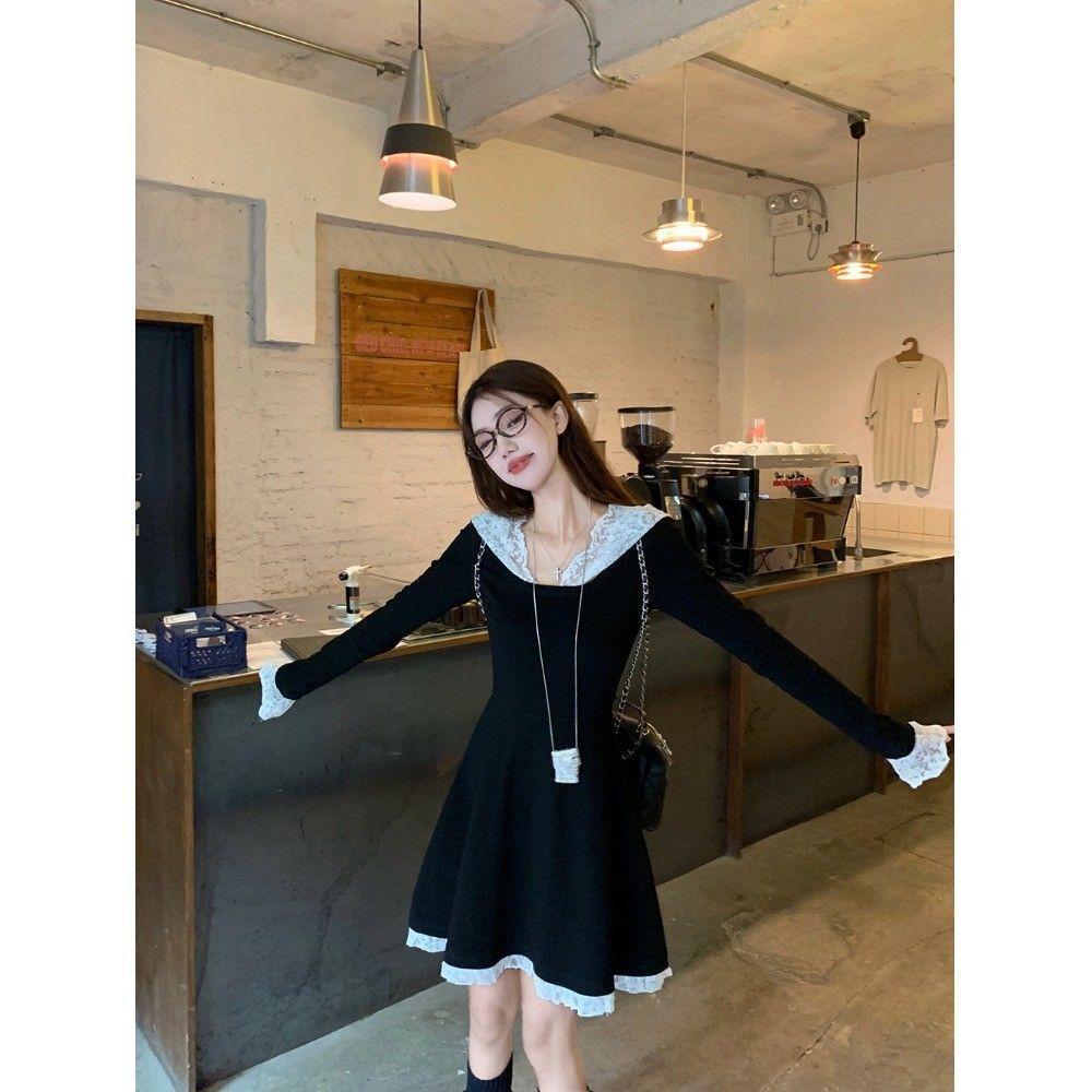 蕾丝拼接连帽针织连衣裙女秋季收腰裙子设计感甜辣风长袖a字短裙