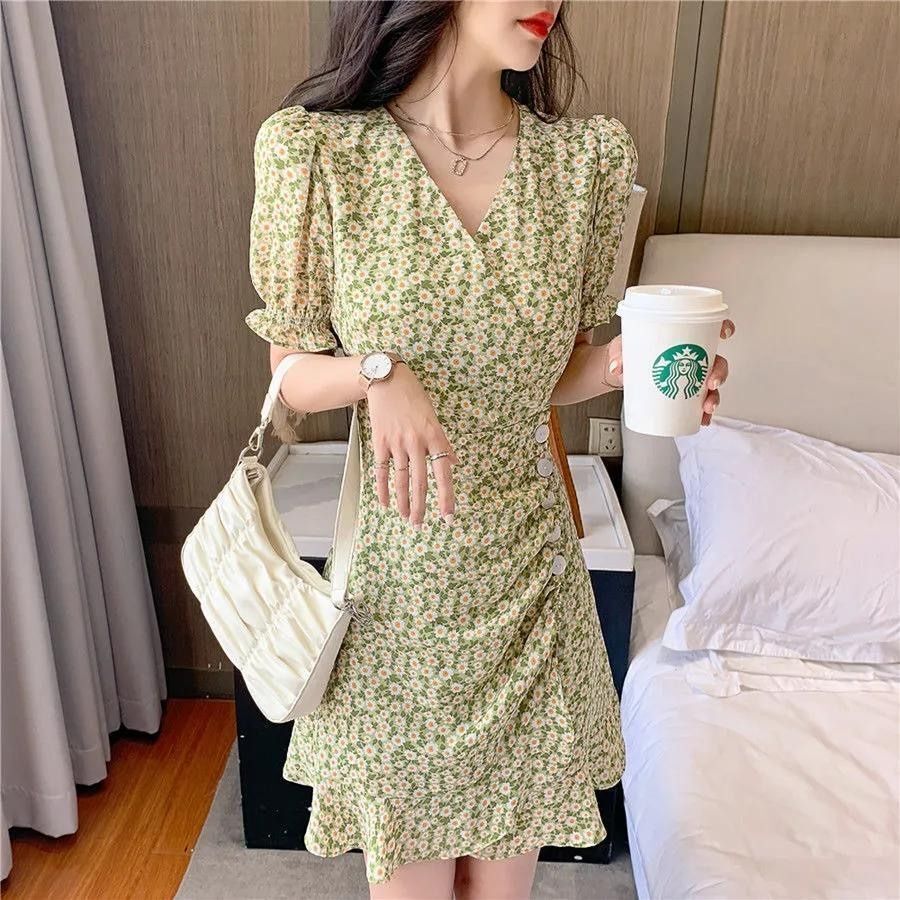 法式连衣裙女2022年新款夏季泡泡袖短款绿色小雏菊碎花裙子小