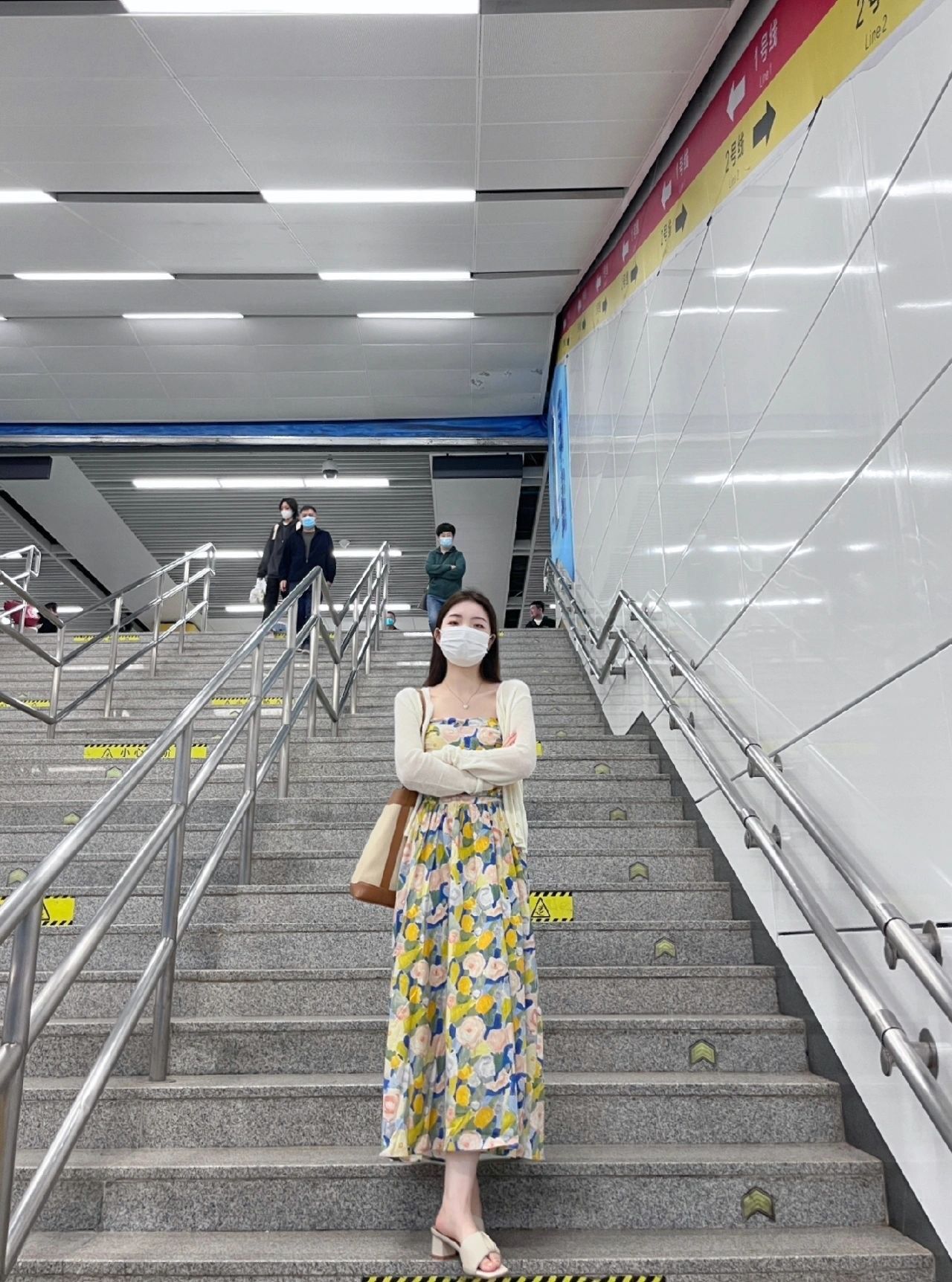 碎花吊带裙夏季油画裙甜美温柔度假风沙滩裙小个子收腰显瘦连衣裙