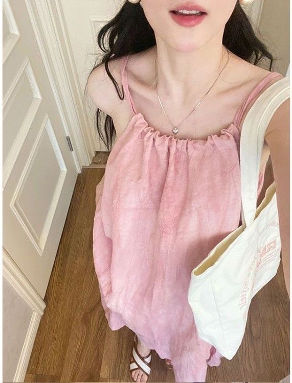 粉色吊带长裙女装夏季新款海边度假沙滩连衣裙挂脖设计感小众裙子
