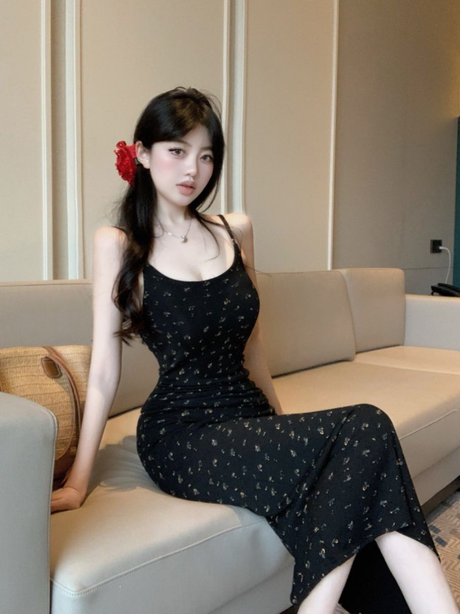海边度假风碎花吊带连衣裙女夏季显身材性感包臀小妈长裙抹胸裙子