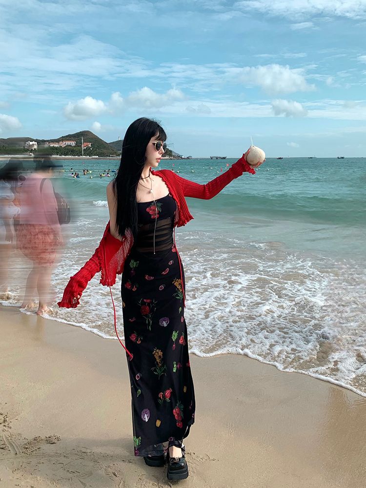 黑色碎花吊带连衣裙女夏季新款度假网纱辣妹姐妹装包臀长裙