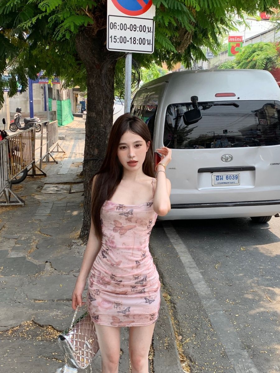 蝴蝶印花性感吊带连衣裙女夏季收腰露背绑带包臀裙网纱纯欲长裙子