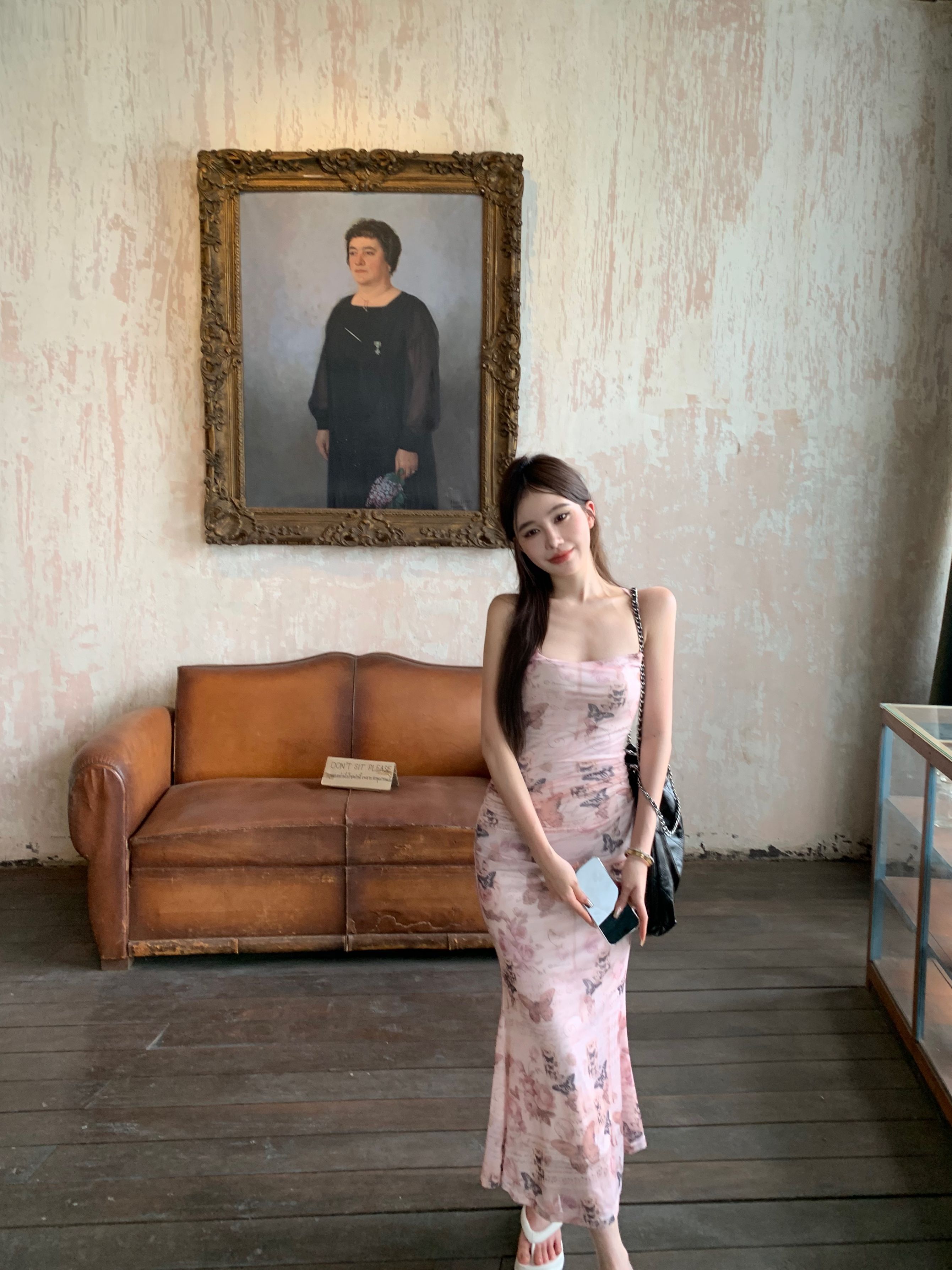 蝴蝶印花性感吊带连衣裙女夏季收腰露背绑带包臀裙网纱纯欲长裙子