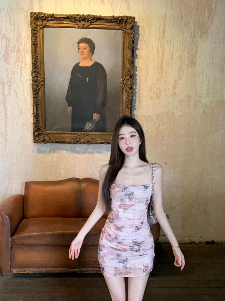 蝴蝶印花性感吊带连衣裙女夏季收腰露背绑带包臀裙网纱纯欲长裙子