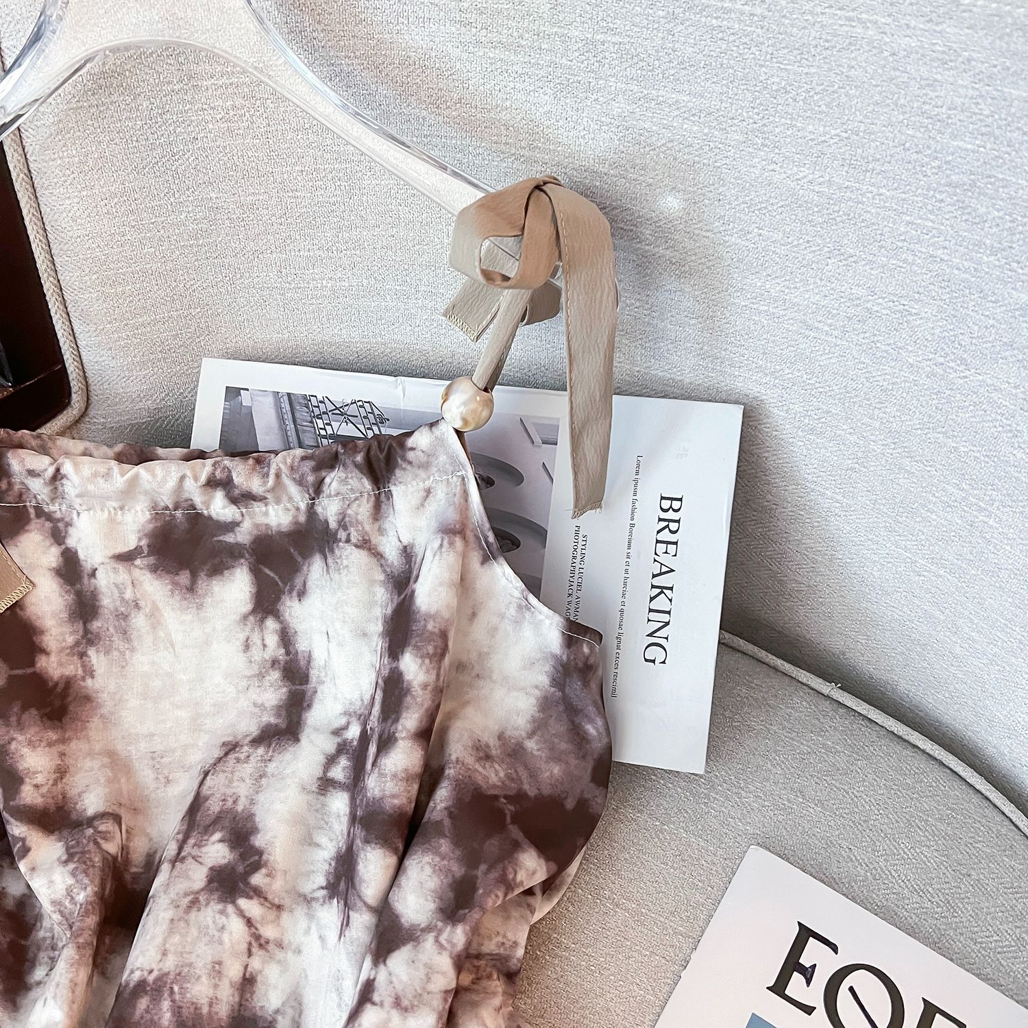 法式复古高级感扎染吊带连衣裙小众设计气质印花长裙2025新款