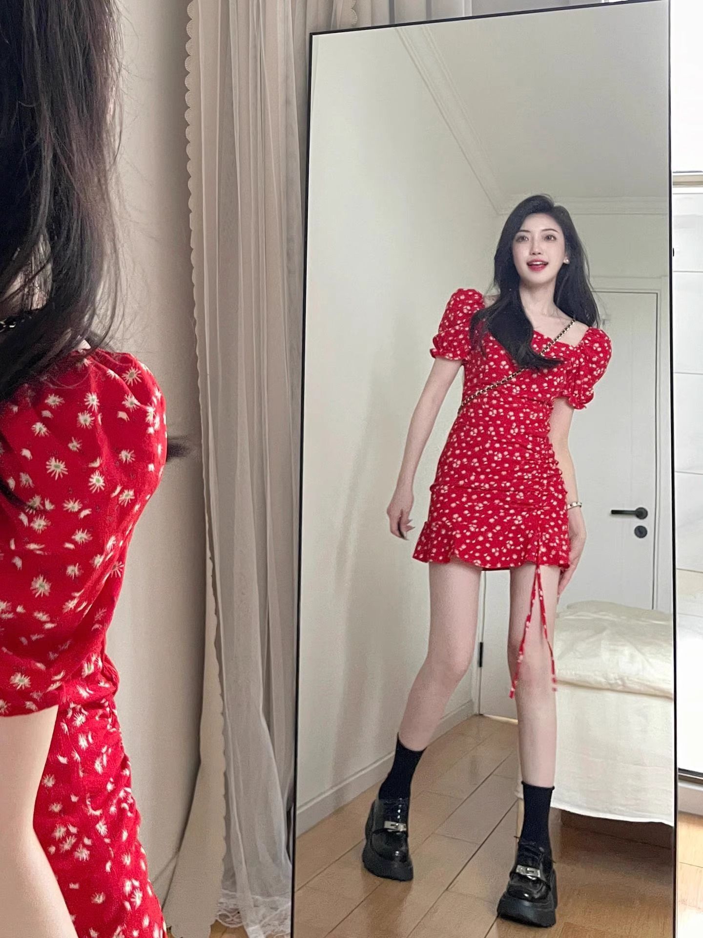 2025新款小个子法式方领红色碎花连衣裙子夏季女装泡泡袖收腰