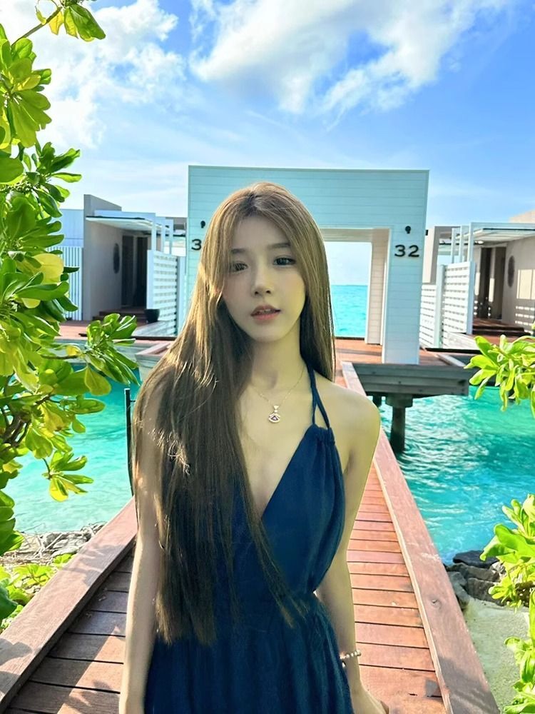 深v性感露背连衣裙海边度假沙滩裙夏季新款旅游穿搭挂脖长裙仙女