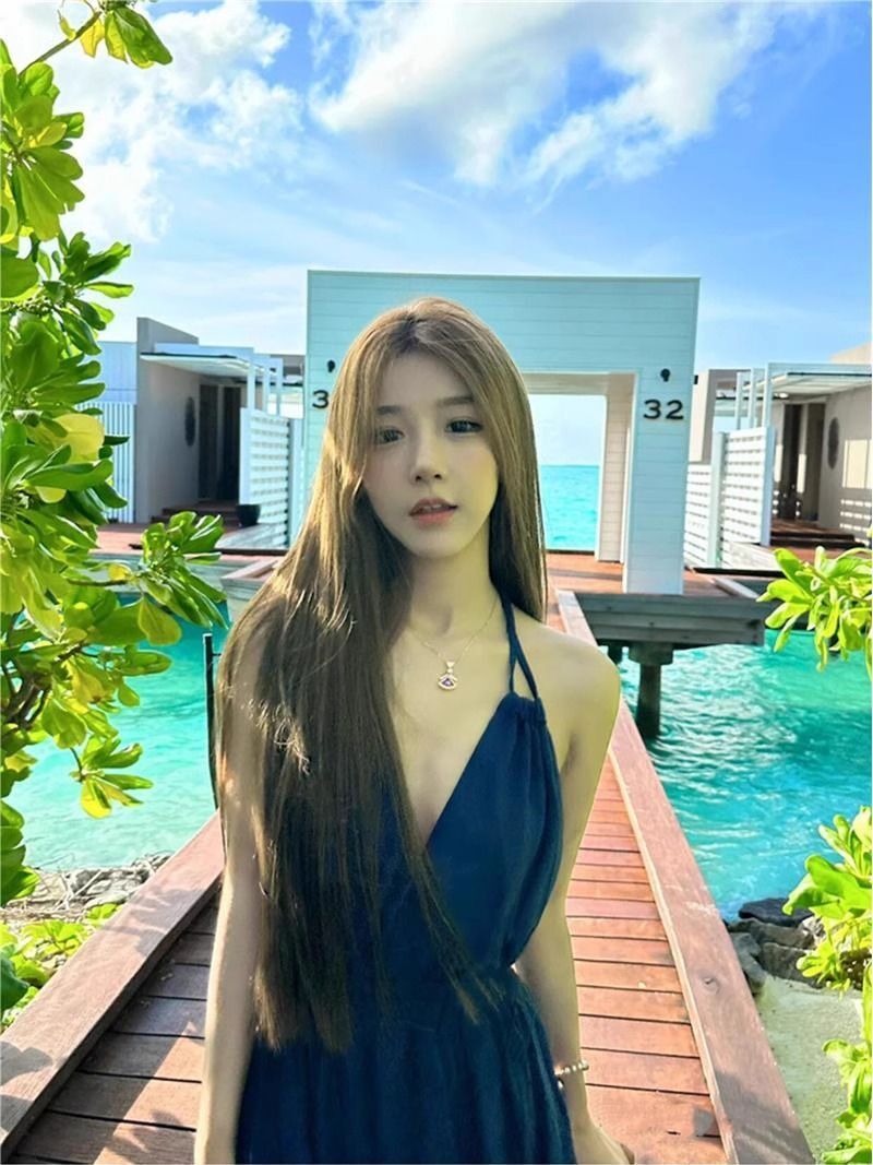 深v性感露背连衣裙海边度假沙滩裙夏季新款旅游穿搭挂脖长裙仙女