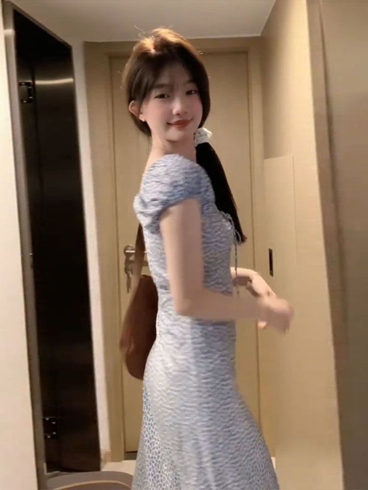 风情万种茶歇法式小个子碎花连衣裙子女装2025新款夏季度假风