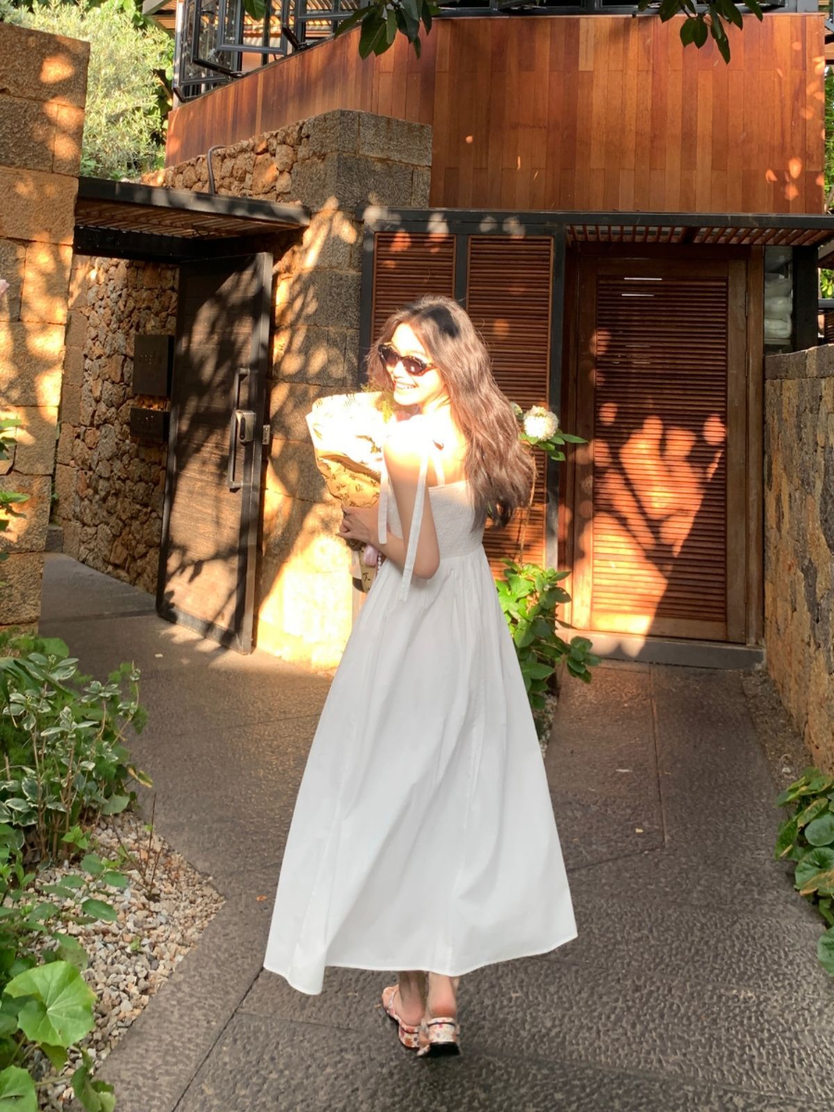 白色吊带连衣裙女夏季法式气质高级感修身a字抹胸长裙