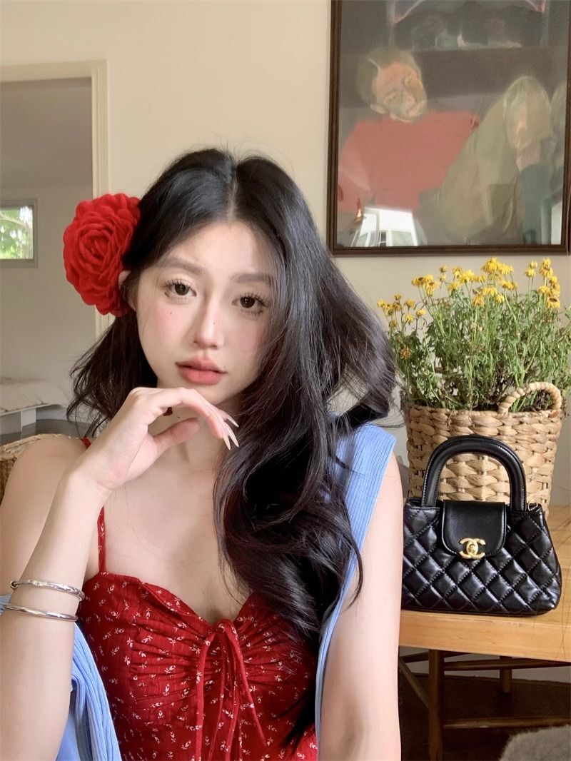 复古辣妹褶皱红色吊带连衣裙女装夏季度假风修身收腰A字裙短裙子