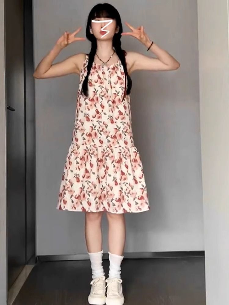高级感碎花吊带连衣裙子女夏季2025新款小个子显瘦宽松设计感