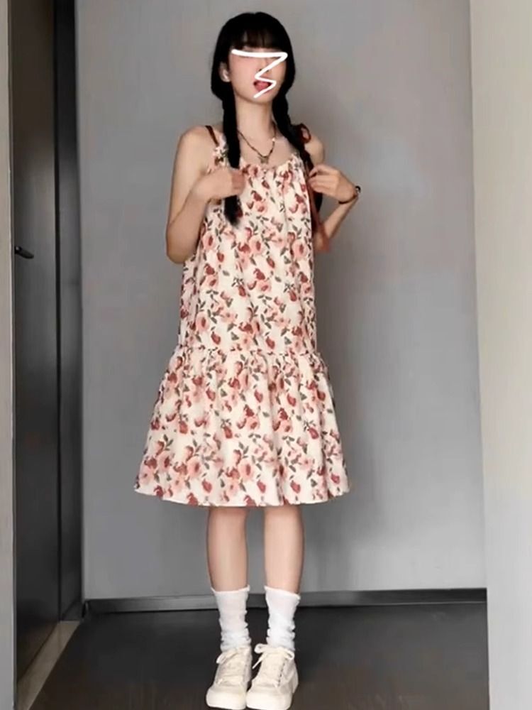 高级感碎花吊带连衣裙子女夏季2025新款小个子显瘦宽松设计感