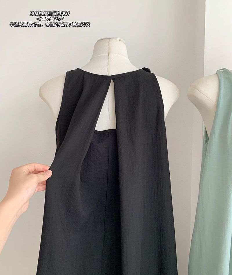 无袖背心连衣裙子女夏季2025新款海边度假高级感挂脖吊带沙滩