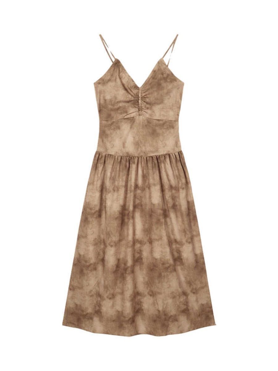 法式碎花吊带连衣裙夏季显瘦气质高级感水墨风海边度假休闲吊带裙