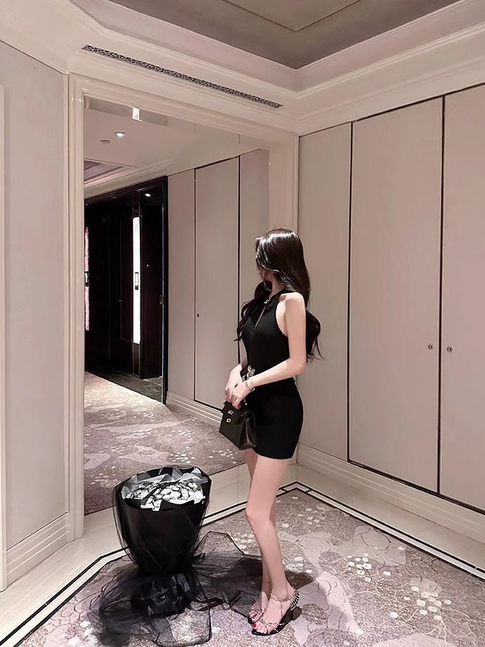 新中式改良旗袍辣妹性感露背黑色挂脖连衣裙女春紧身包臀背心裙子