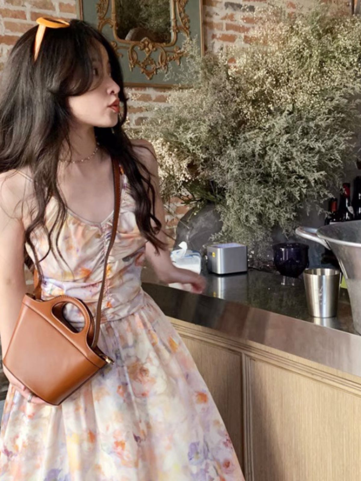 法式复古油画碎花挂脖吊带连衣裙女夏季度假风气质露背收腰长裙子 法式复古油画碎花挂脖吊带连衣裙女夏季度假风气质露背收腰长裙子