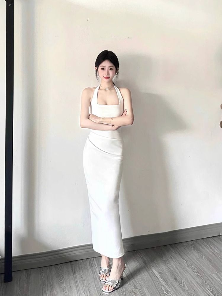 法式方领白色挂脖吊带连衣裙子女收腰气质高级感修身度假长裙夏季