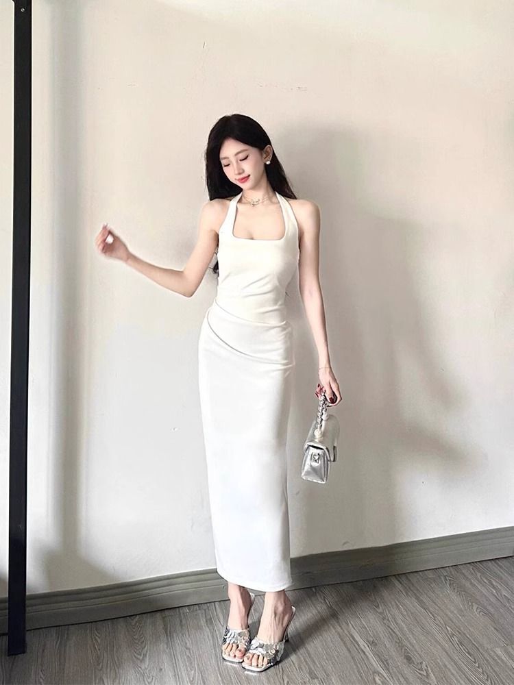 法式方领白色挂脖吊带连衣裙子女收腰气质高级感修身度假长裙夏季