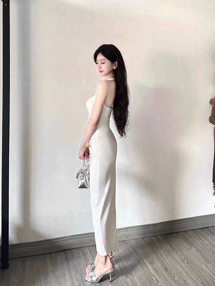 法式方领白色挂脖吊带连衣裙子女收腰气质高级感修身度假长裙夏季