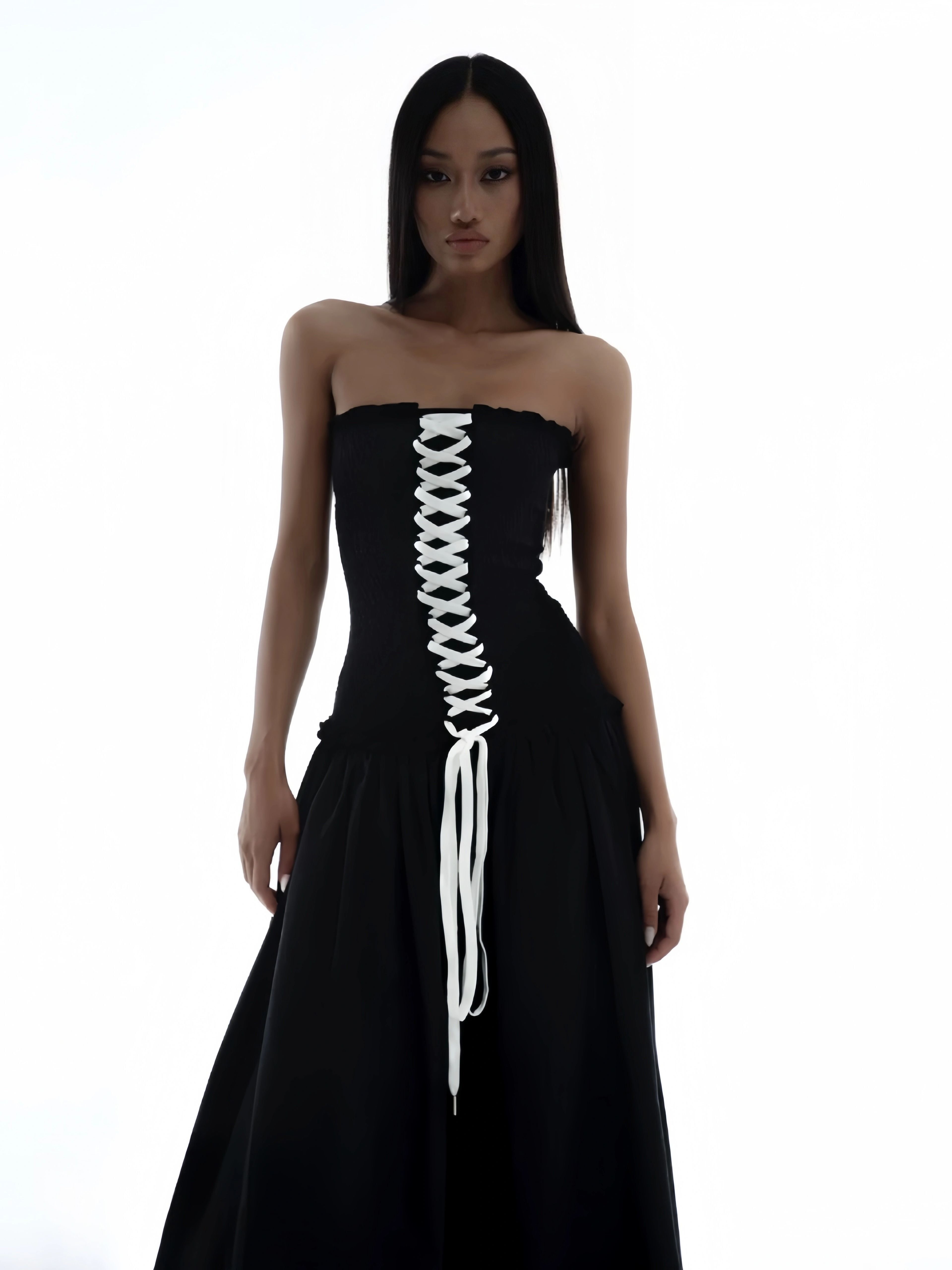 连衣裙出游拍照黑色胸口绑带打揽高级感抹胸裙ins